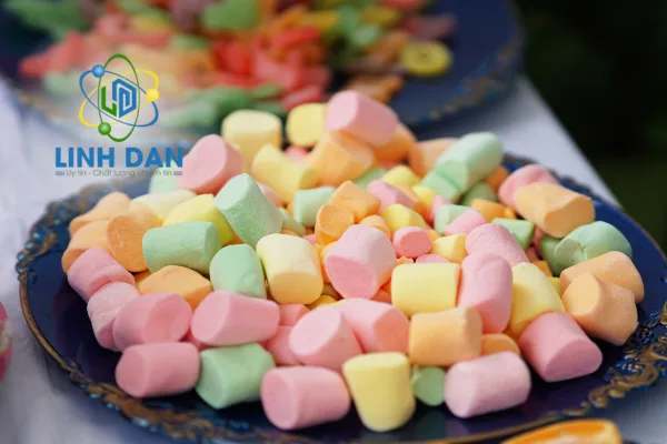 So sánh acid citric monohydrate và anhydrous